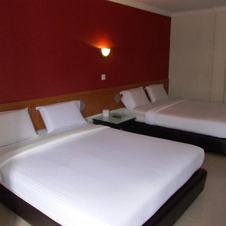 Lotus Hotel ג'והור בהרו מראה חיצוני תמונה