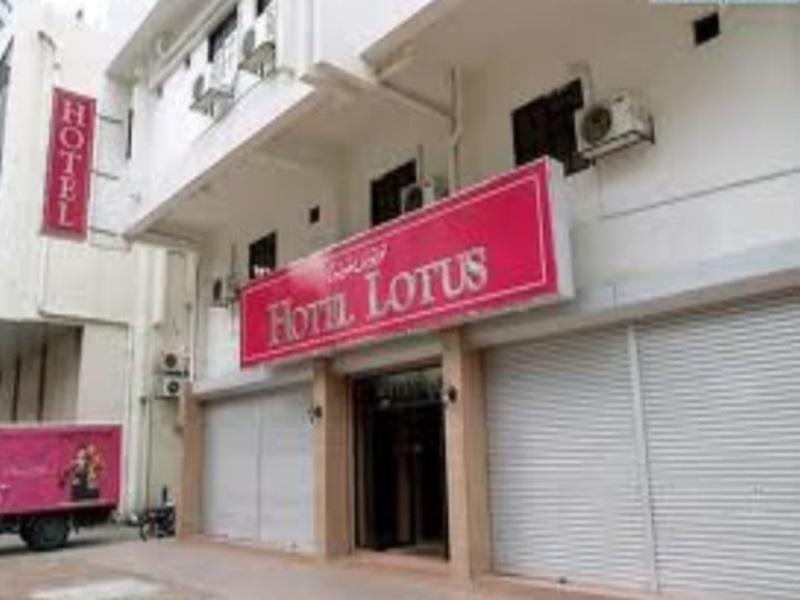 Lotus Hotel ג'והור בהרו מראה חיצוני תמונה