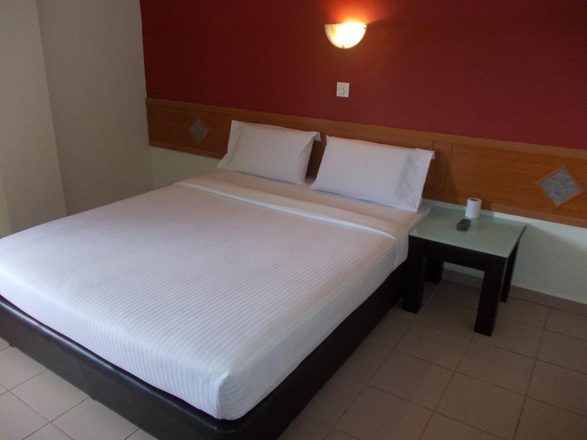 Lotus Hotel ג'והור בהרו מראה חיצוני תמונה